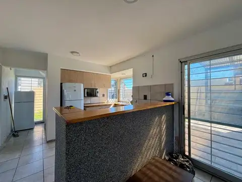 Casa en Alquiler con 1 cochera