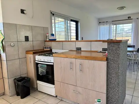 Casa 3 ambientes con 2 baños