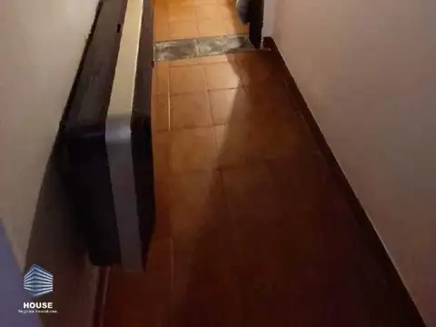 CASA 3 DORMITORIOS CON GARAGE Y PATIO EN VENTA EN B LA TABLADA