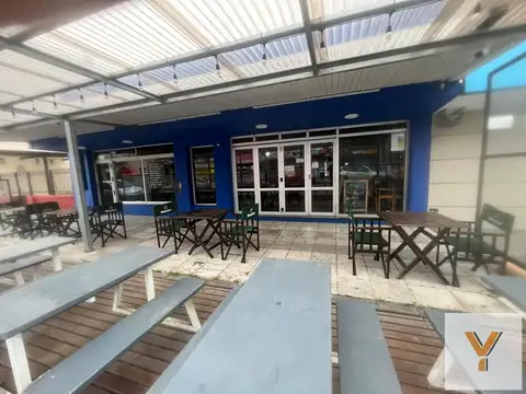 Oficina 5 ambientes con 4 baños