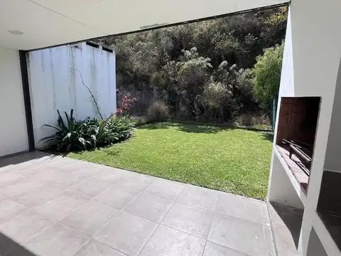 Depto Tipo Casa 4 ambientes con 3 baños