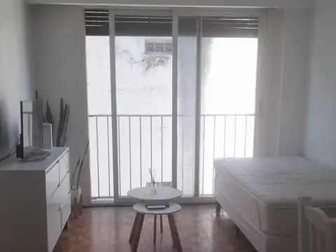 ALQUILER  1 AMBIENTE - RECOLETA.-