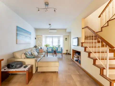 Casa 6 ambientes con 2 baños