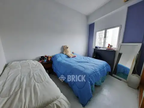 SEMIP EN TRIUNVIRATO AL 3000 - FRENTE IMPECABLE BALCON