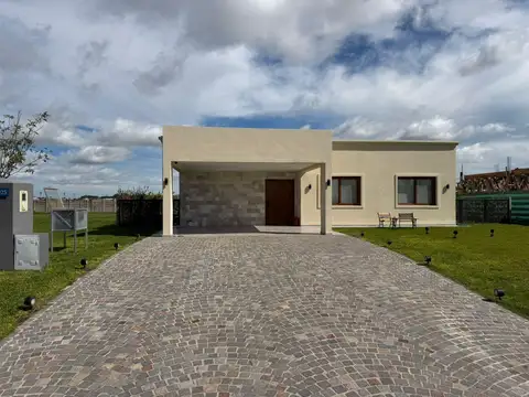 los robles  al 5900