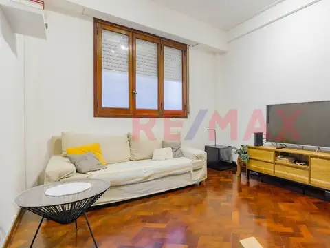 Avenida Hipólito Yrigoyen 1300