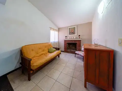 Casa 2 ambientes con 1 baño