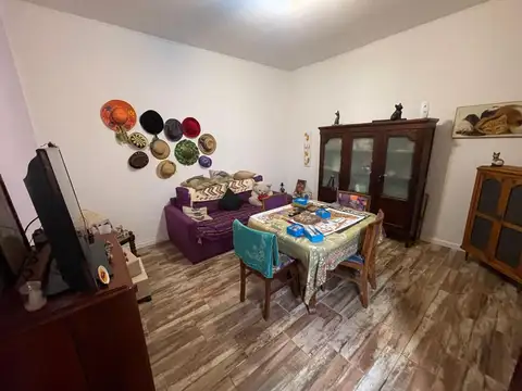 Depto Tipo Casa en Venta 64 años