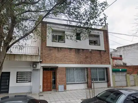 PH MULTIFAMILIAR UNO DE 5 AMB Y OTRO DE 2 AMB