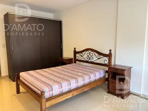 Departamento en Alquiler en Monte Castro, $ 650.000