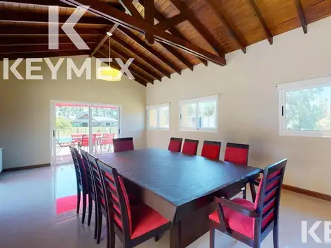 Casa 6 ambientes con 4 baños
