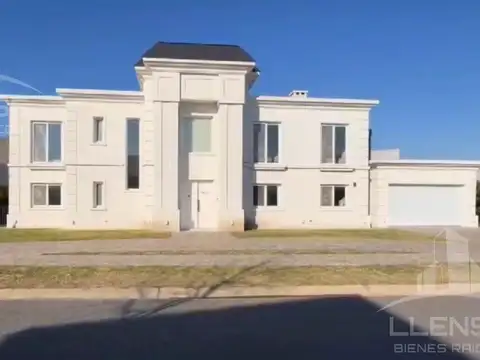 Casa 6 ambientes en Venta - TOMA PERMUTAS - Nuevo Quilmes