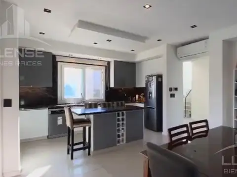 Casa en Venta de 5 dormitorios