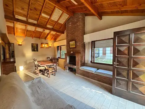Casa en Alquiler en Villa Gesell, $ 750.000