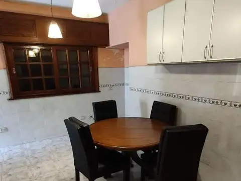 Casa en Venta con 3 cocheras