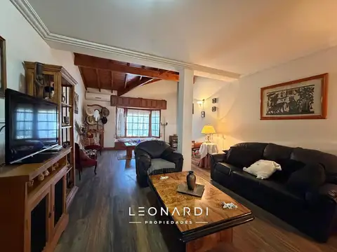 Casa 5 ambientes con 3 baños