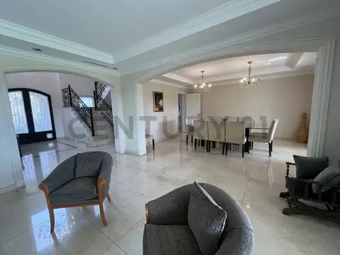 Casa 10 ambientes con 5 baños