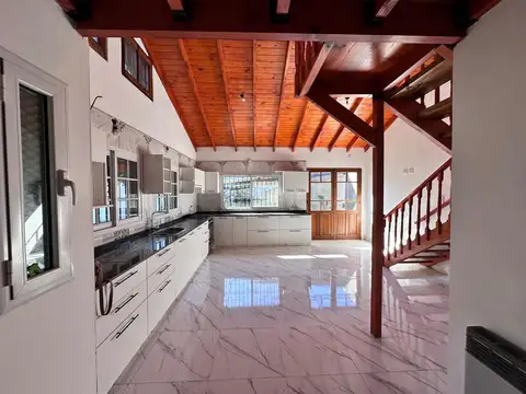 Casa 2 ambientes con 1 baño