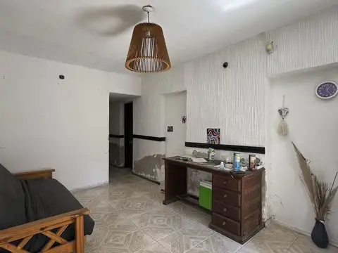 casa con local y cochera en barrio Saladillo