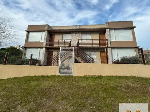Edificio Comercial en Venta - 6 Dormitorios 5 Baños - 820mts - Villa Gesell