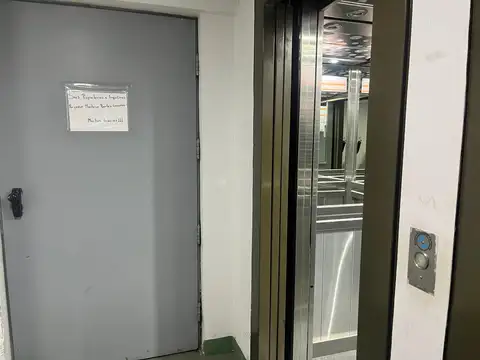 VENTA DE COCHERA CUBIERTA EN GODOY CRUZ NATANIA 50