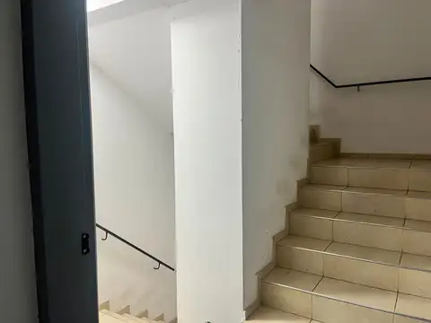 VENTA DE COCHERA CUBIERTA EN GODOY CRUZ NATANIA 50