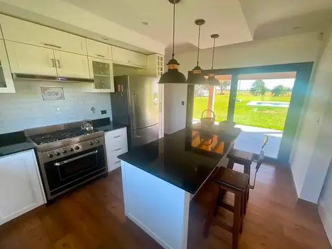 Casa en Venta en San Miguel del Monte, USD 395.000