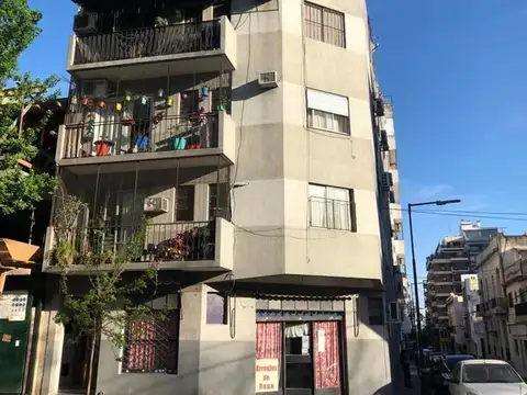 1 ambiente al frente. Excelente ubicación