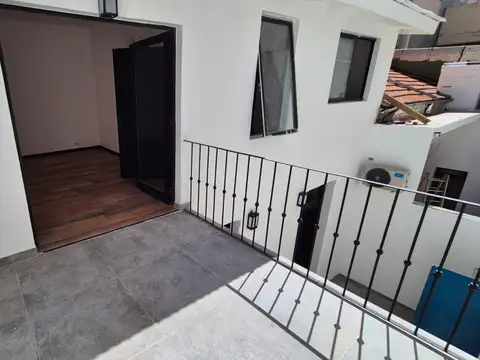 Depto Tipo Casa 3 ambientes con 2 baños