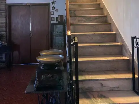 Casa en Venta con 5 cocheras
