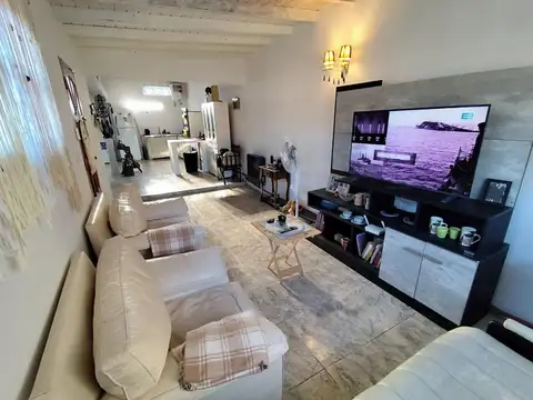 Venta casa 3 amb nueva en lote propio - Alfar