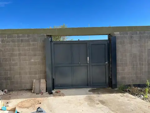 VENTA LOCAL COMERCIAL en ESQUINA B° RINCON DEL RIO