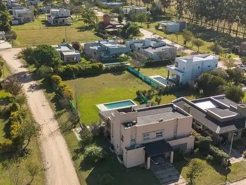 CASA EN VENTA EN COUNTRY LA HERENCIA APTA CRÉDITO