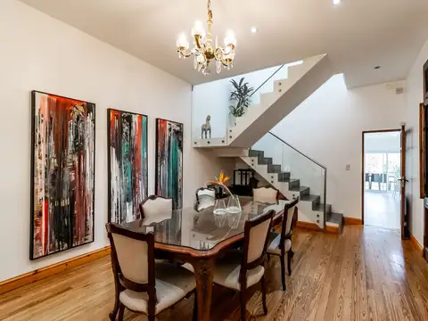 Casa 5 ambientes con 2 baños
