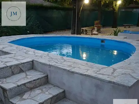 VENTA casa tipo QUINTA con pileta + DEPTO 3 ambientes
