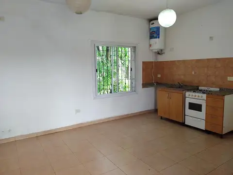 DEPARTAMENTO 2 AMBIENTES CON ENTRADA DE VEHICULO