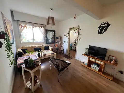 Venta Departamento de 4 ambientes en el Barrio Güemes