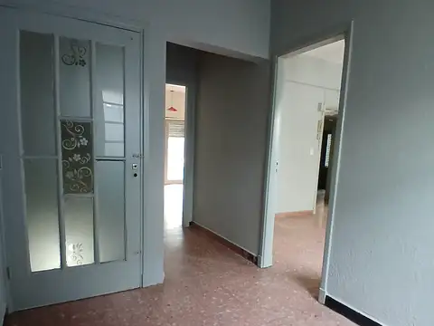 Departamento en Alquiler en Castelar, $ 650.000