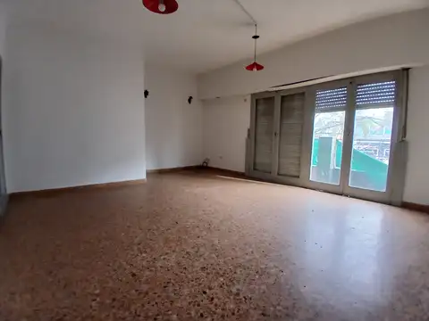 Departamento Tres Ambientes. Castelar