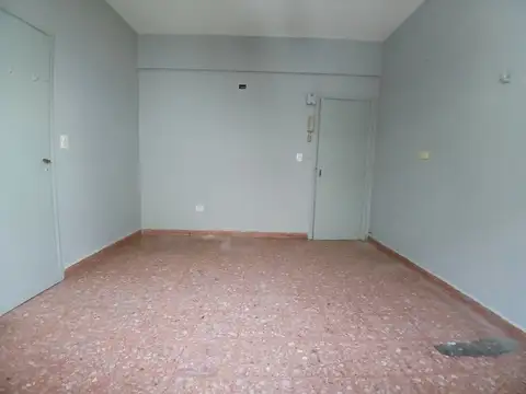 Departamento en Alquiler en Castelar, $ 650.000