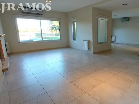 Casa en Alquiler al Sureste