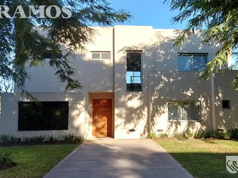 Casa en Alquiler en San Isidro Labrador, USD 2.600