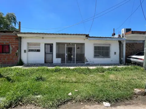VENTA CASA 4 AMBIENTES GONZALEZ CATÁN