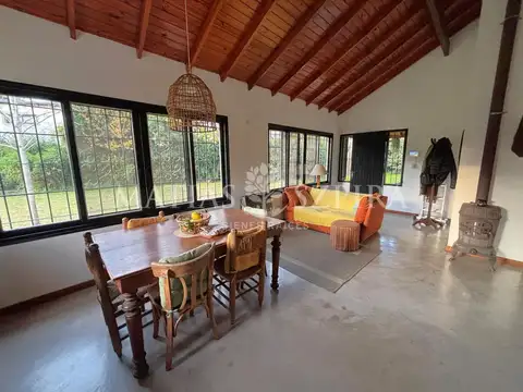 Casa 5 ambientes con 2 baños