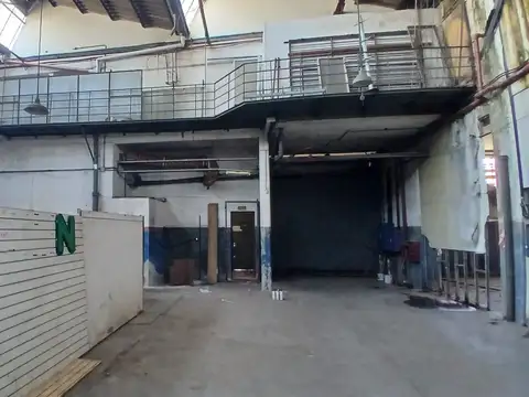 Galpon en Alquiler 33  mts Frente