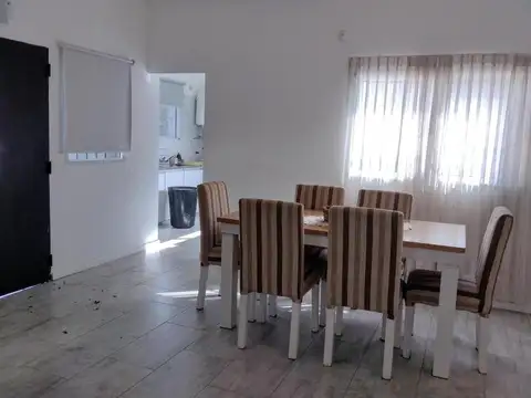 Casa en Alquiler Temporal con 2 cocheras