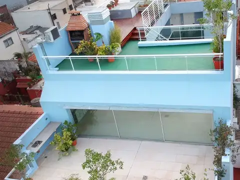 Magnifico Triplex muy Luminoso 175mts + Deck+ 2 terrazas con parrilla, cochera cubierta -