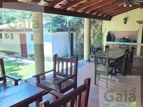 Casa en Venta con 2 cocheras
