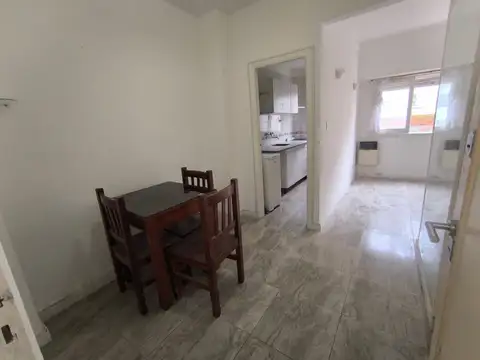 Alquiler 24 meses. Departamento 1 ambiente desplazado. Zona centro