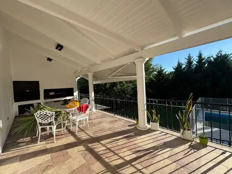 Casa en Venta en 4 Hojas, USD 420.000